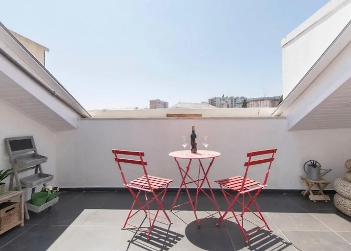 Rato Sunny Terrace Apartment *
